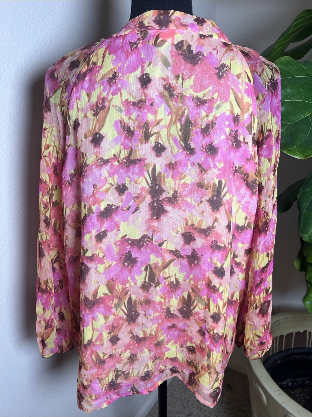 Sundance Women’s 100% Silk V-Neck 3/4 Sleeve Floral Flowy Top Blouse Large - Picture 15 of 16